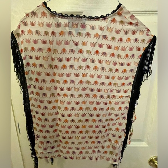 NWT- BoHo Style Linen elephant Print
fringe shirt, tie sides - Picture 9 of 10